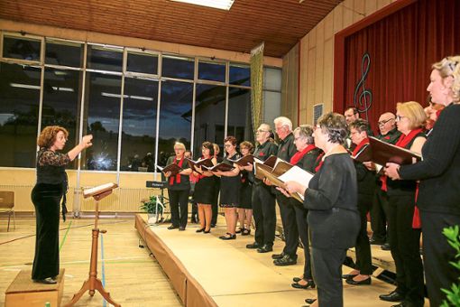 Myri Turkenich leitete zum ersten Mal das Jahreskonzert des Gemischten Chors Altdorf – und machte Lust auf mehr. Fotos: dec Foto: Lahrer Zeitung