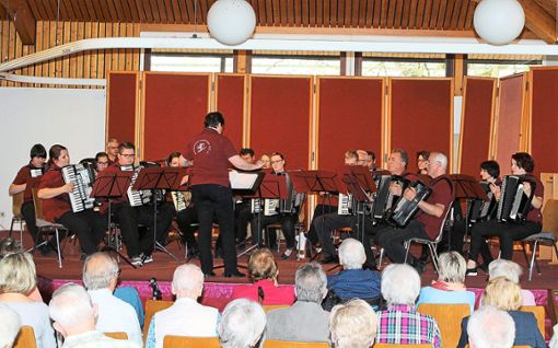 Das Akkordeon-Orchester aus Rheinhausen trat erstmals im Kreisseniorenzentrum auf. Foto: Schnabl Foto: Lahrer Zeitung