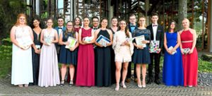 Die Preisträger des Clara-Schumann-Gymnasiums freuten sich über ihre Auszeichnungen.  Foto: Wendling Foto: Lahrer Zeitung