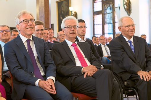 Freut sich auf den Ruhestand (von links): Dieter Karlin. Zu seiner Verabschiedung kamen auch Otto Neideck und Bundestagspräsident Wolfgang Schäuble. Foto: Deckert Foto: Schwarzwälder Bote