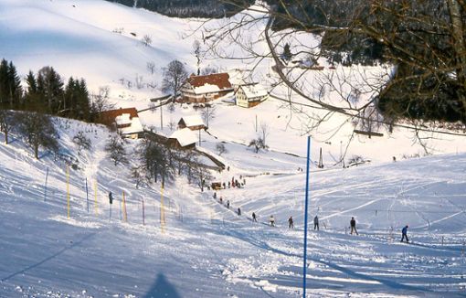 Auch auf dem Oberwolfacher Schwarzenbruch gab es einen Skilift. Damals galt er als das Mekka der Ski-Abfahrer und es wurden sogar Meisterschaften des Schwarzwaldvereins dort ausgetragen. Foto: Haas
