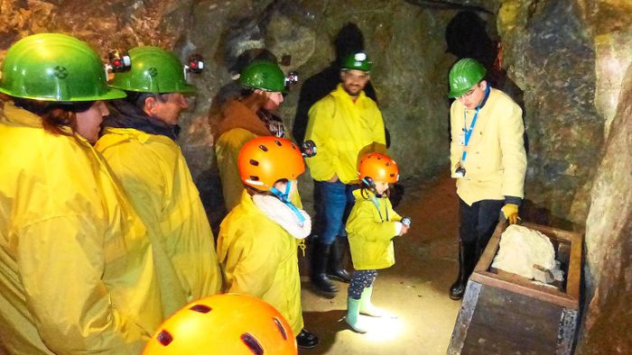 Grube Wenzel wieder geöffnet: Familien  steigen in Bergwelt hinab