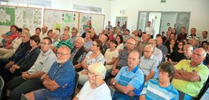 Die Altdorfer Bürger zeigten am Samstag großes Interesse an dem Vortrag der Studenten.  Foto: Decoux-Kone