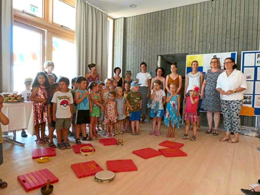 Die Kinder sorgten mit ihren Erzieherinnen für das musikalische Rahmenprogramm. Foto: Meier Foto: Lahrer Zeitung