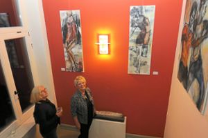 Neue Werke von vier regionalen Künstlern gibt es nun im  Schwanauer Rathaus  zu sehen. Foto: Bohnert-Seidel