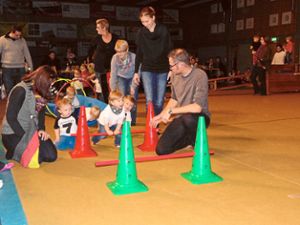 Auch die Kleinsten hatten bei der Nikolausfeier des TuS Ottenheim  ihren großen Moment.  Foto: Weide Foto: Lahrer Zeitung