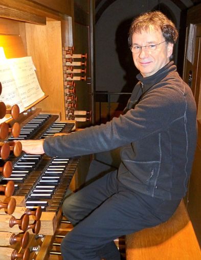 Kantor Martin Groß wird in Allmannsweier die historische Blasius-Schaxel-Orgel spielen.  Foto: privat