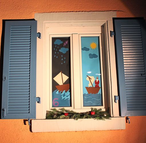 Die Fenster in Ringsheim und Herbolzheim zeigen  adventliche Motive. Foto: Mutz Foto: Lahrer Zeitung