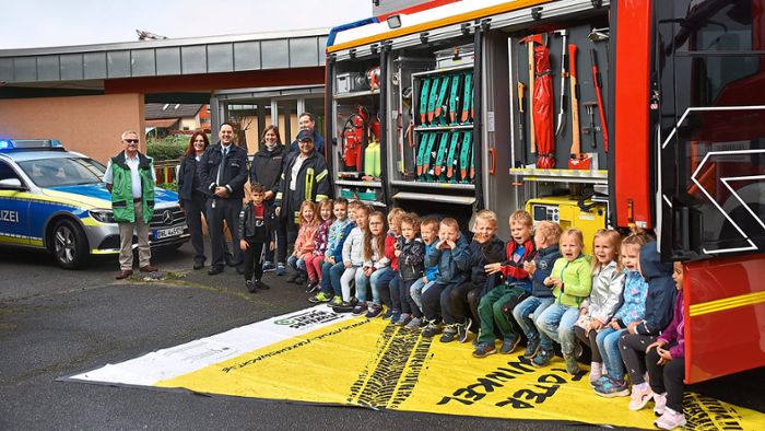 Über Feuerwehr, Polizei und Verkehrswacht: Kappeler Kinder sitzen selbst im Einsatzauto