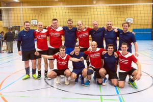 Freibier auf Feld B und Team Rastatt waren bei der 27. Hausacher Volleyball-Stadtmeisterschaften die beiden Finalisten.  Foto: Dorn Foto: Schwarzwälder Bote