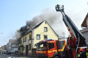 Mehrfamilienhaus in Kappel-Grafenhausen brennt.  Foto: Künstle
