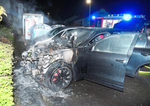 Fall Nummer 26? Kurz vor Mitternacht hat an Karfreitag in Kippenheim ein Porsche Cayenne gebrannt.  Foto: Künstle
