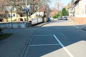 Die Parkbuchten in der Hauptstraße bei der Stefanienstraße  will der Ortschaftsrat wieder weg haben. Foto: cbs Foto: Lahrer Zeitung