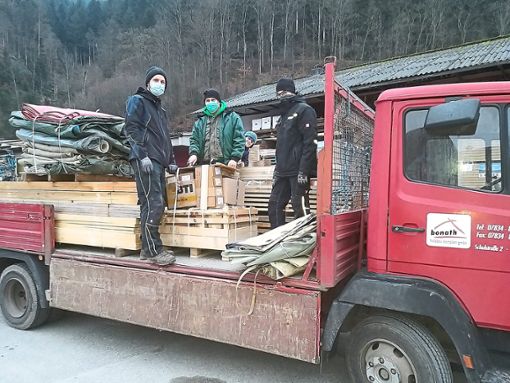 Einen kompletten Lastwagen voller Hilfsgüter brachte der Aufruf in Oberwolfach ein. Foto: Spinner Foto: Schwarzwälder Bote