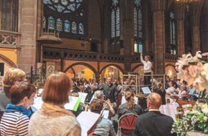Hunderte Sänger verwandelten die St.-Paul-Kirche in Straßburg  in einen Konzertsaal.  Foto: Glasemann Foto: Lahrer Zeitung