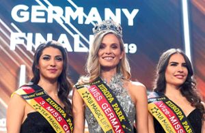 Die aktuelle Miss Germany, Nadine Berneis (Mitte), gibt am Mittwoch in Offenburg ein öffentliches Interview.  Foto: Deck Foto: Lahrer Zeitung