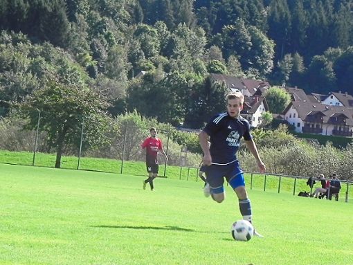 Mario Braig, mit derzeit 10 Saisontoren bester Torschütze des FC Fischerbach. Foto: Hug Foto: Schwarzwälder Bote