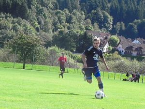 Mario Braig, mit derzeit 10 Saisontoren bester Torschütze des FC Fischerbach. Foto: Hug Foto: Schwarzwälder Bote