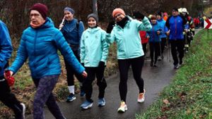Ob bei Sonnenschein – wie 2022 –  oder    bei Regen: Zum Silvesterlauf in Kippenheim treffen sich alljährlich viele Läufer. Frank Woitt (mItte Foto: Schillinger-Teschner