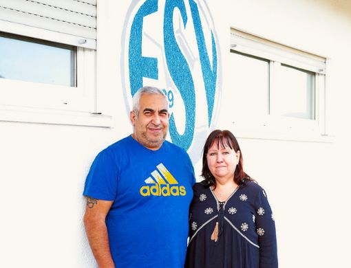 Necdet und Kerstin Köse betreiben seit Anfang des Jahres die Sportgaststätte des FSV Seelbach.  Foto: Kiryakova