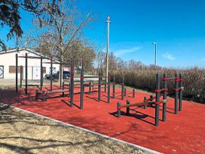 Wer Lust auf ein wenig Sport an der frischen Luft hat, kann nun den ­Fitness-Hotspot in Altenheim nutzen.  Foto: Fink