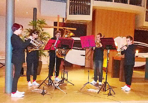 Zum Auftakt und Abschluss der Nacht der offenen Kirche in Altenheim spielte das Ensemble Ried-Brass.  Foto: Fink