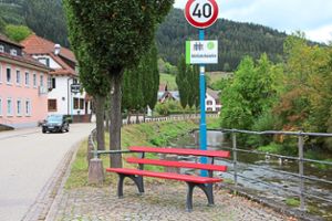 Unter anderem steht in Oberwolfach am Holzlädele ein Mitfahrbänkle. Archivfoto: Beule Foto: Schwarzwälder Bote