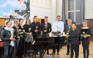 Die Mitwirkenden des Abends am Clara-Schumann-Gymnasium überzeugten mit ihren musikalischen Beiträgen und ihren vorgetragenen Texten. Foto: Baublies Foto: Lahrer Zeitung