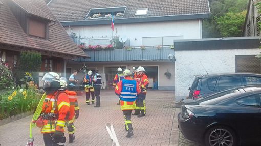 Feuerwehreinsatz in der Diersburger Straße mit vier Löscheinheiten aus der Großgemeinde sowie der Drehleiter aus Offenburg.  Foto: Bohnert-Seidel Foto: Lahrer Zeitung