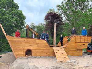 Das Holzspielschiff ist eine neue Attraktion im Kippenheimer Freibad, das an Fronleichnam öffnet.  Foto: Gemeinde