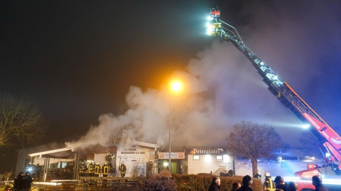 Schaden von 70. 000 Euro: Vereinsheim in Kehl brennt