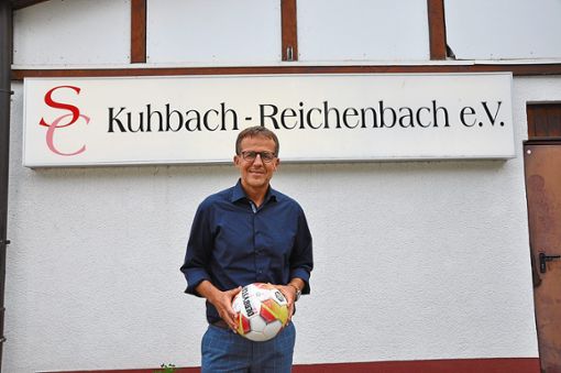 Vorstand Achim Weis will mit dem SC Kuhbach-Reichenbach diese Saison nach zwei Abbruch-Spielzeiten in Folge endlich wieder regulär zu Ende spielen. Der Aufstieg ist das Ziel.Foto: Lübke Foto: Lahrer Zeitung