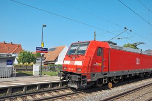 Bereits nächstes Jahr könnte der Ringsheimer Bahnhof offiziell Ringsheim/Europa-Park heißen. Noch im September soll ein entsprechender Antrag bei der Bahn gestellt werden. Foto: Göpfert