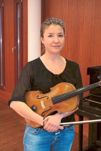 Stefanie Bühler wird einen Kammermusikabend im Georg-Schreiber-Haus gestalten. Die Bratschinistin kommt aus Oberweier.    Foto: Bohnert-Seidel