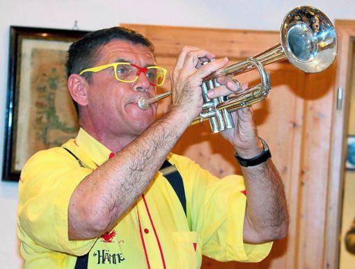 Helmut Dold bringt seine geliebte Trompete zum Auftritt auf dem Geisberg mit.  Archivfoto: Birkle Foto: Lahrer Zeitung