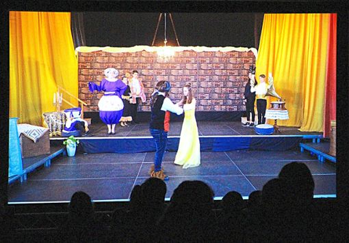 Der Kürzeller Jugendchor Unditzspatzen zeigte eine Aufführung von Die Schöne und das Biest. Foto: Lehmann