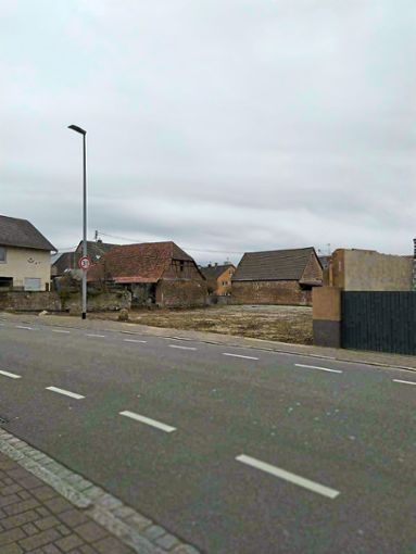 Die Baulücke in der Unteren Hauptstraße in Kippenheim soll bald geschlossen werden – ein Investor plant den Bau eines Achtfamilienwohnhauses. Foto: lml Foto: Lahrer Zeitung
