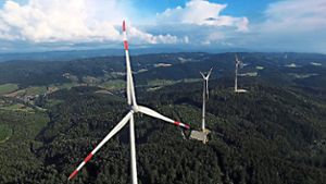 Acht weitere Windräder will die Ökostromgruppe Freiburg in Südbaden bauen. Das Foto zeigt Windkraftanlagen am  Kambacher Eck.  Foto: Archiv Foto: Lahrer Zeitung