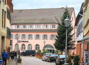 Die Volksbank gibt ihr Gebäude in der Ettenheimer Altstadt auf. Offensichtlich hat die Stadt Interesse an einer Übernahme. Foto: Decoux-Kone