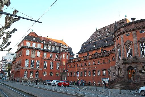 Der linke Flügel des Straßburger Stadtbads, das 1908 während der deutschen Kaiserzeit entstand, soll verschiedenen Einrichtungen zum Thema Sport und Gesundheit Platz bieten.   Foto: Schauer