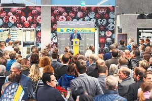 Geschäftsführer Rudolf Matkovic begrüßte die Gäste bei der Eröffnungsfeier im neuen Großmarkt in Offenburg.     Foto: Guido Gegg